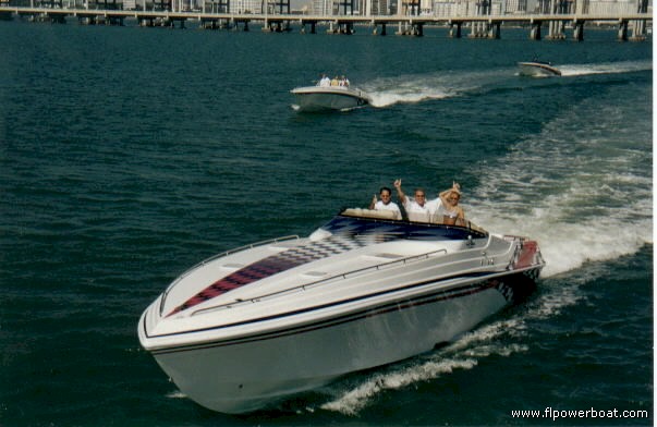 Good Bye Miami, Hello Keys!
With Steve David's 43 Black Thunder leading the way, we were ready to hit the throttles and leave Miami in our wakes as we headed for Hawks Cay Resort, Duck Key.
